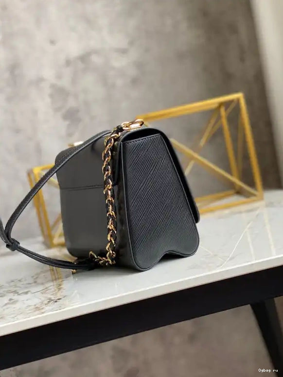 LOUIS VUITTON TWIST MM 0419